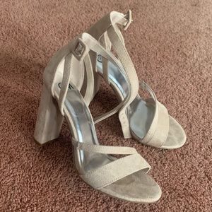 Chelsea Moreland high heels size 7